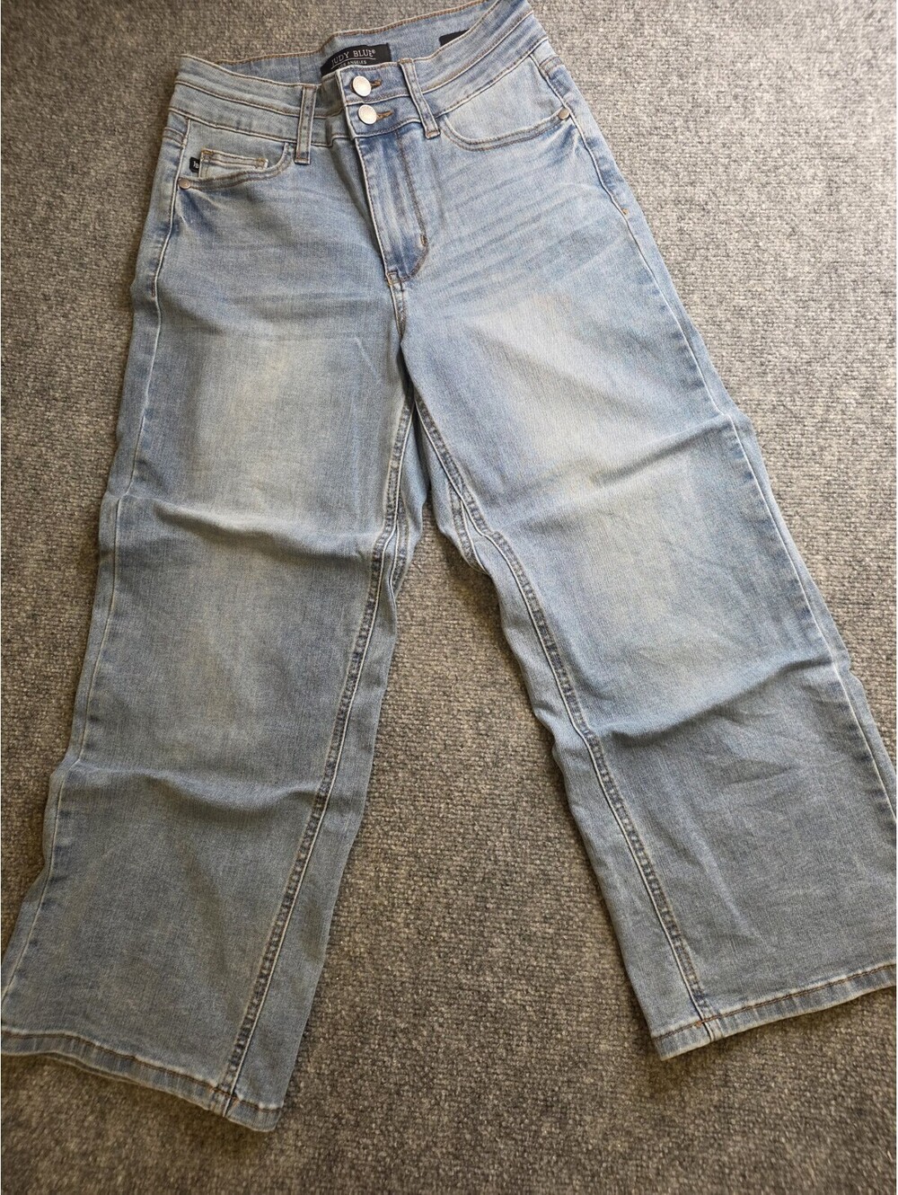 Judy Blue Wide Crop Jeans Size 3/26 Light Wash Double Button Waistband NWOT